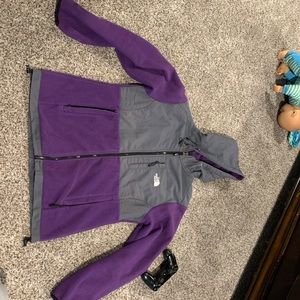 North Face Jacket w/hood